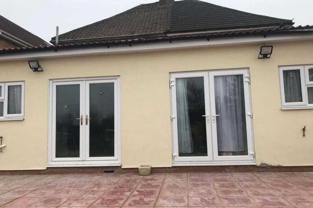 The Dartford Five Bedrooms Attractive House Exterior photo