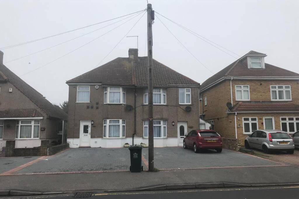 The Dartford Five Bedrooms Attractive House Exterior photo